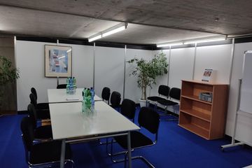 Rest of the World Kundengespräch  BlauerSalon - Kursraum image 1