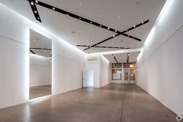 New York City  Showroom SoHo High Ceiling Retail Space image 1