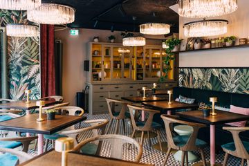 Munich  Restaurant Sir Helga München image 2