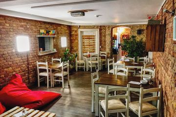 Berlin workshop spaces Unusual venue Café der Fragen image 1