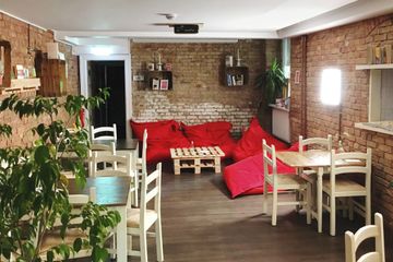 Berlin workshop spaces Unusual venue Café der Fragen image 0