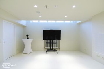 Berlin corporate event spaces Meeting room Workshop 1 image 1