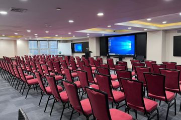 New York Client Meeting Boardrooms Fashion Garment District image 6