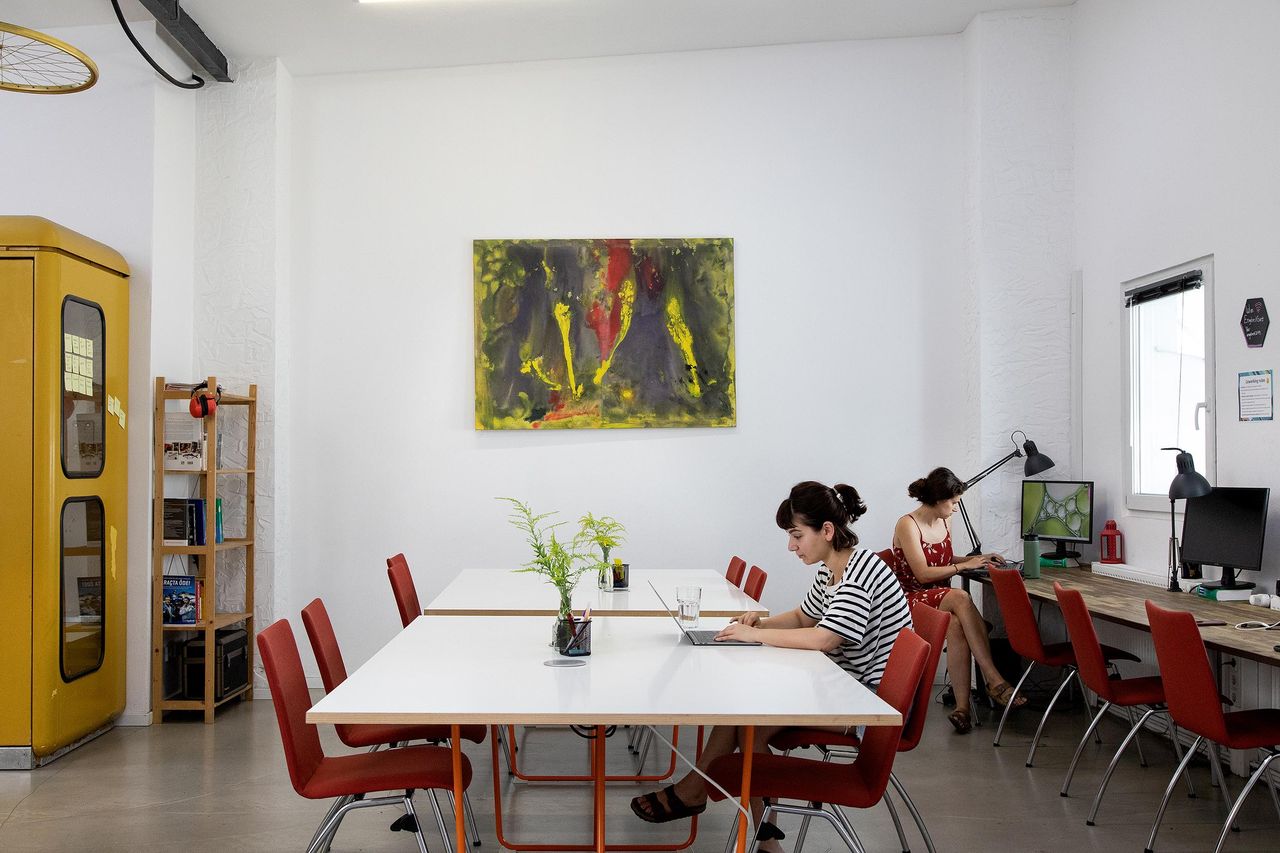 Berlin Creative Meeting Coworking spaces Coworking Area for Workshops and Event image 3