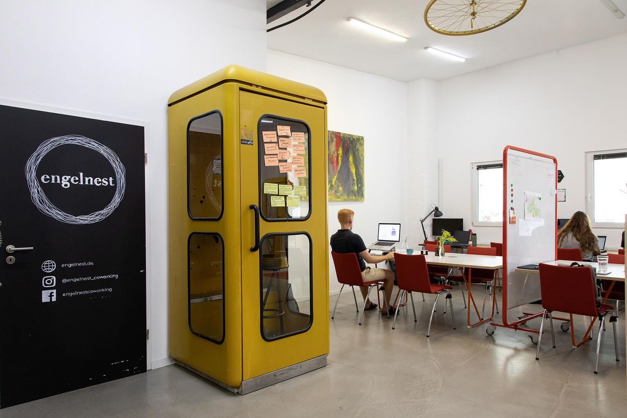 Berlin Creative Meeting Coworking spaces Coworking Area for Workshops and Event image 4