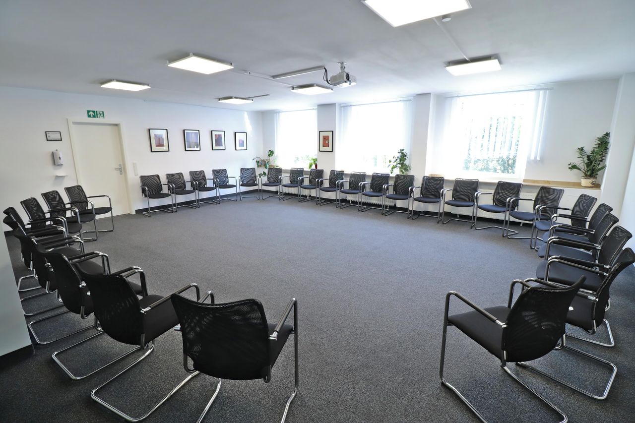 Düsseldorf Meetingräume Boardroom Heinrich image 12