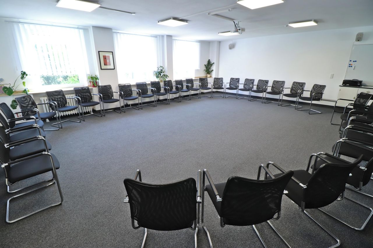 Düsseldorf Meetingräume Boardroom Heinrich image 11