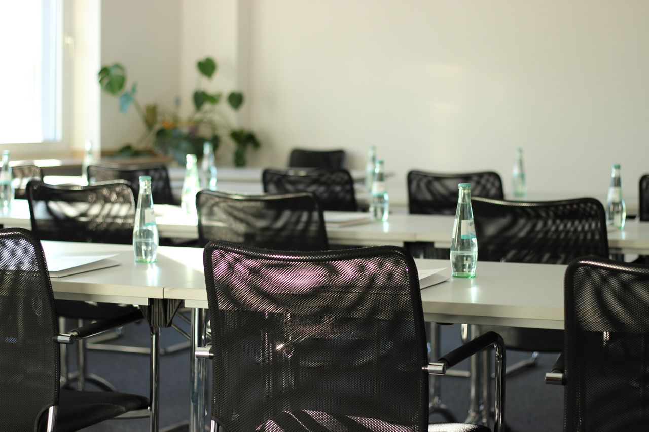 Düsseldorf Meetingräume Boardroom Heinrich image 36