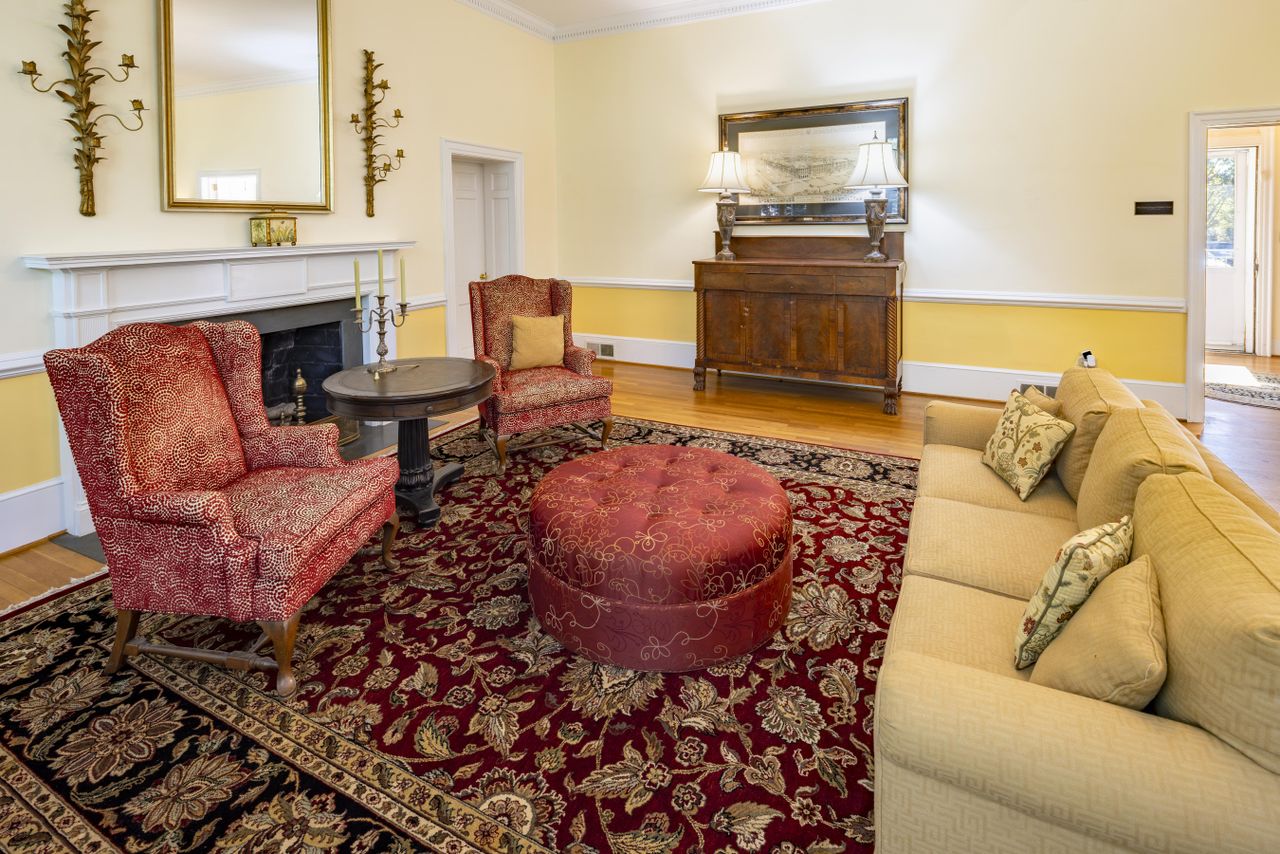 Rest van de wereld  Bijzondere locatie Alumnae House Parlor image 1