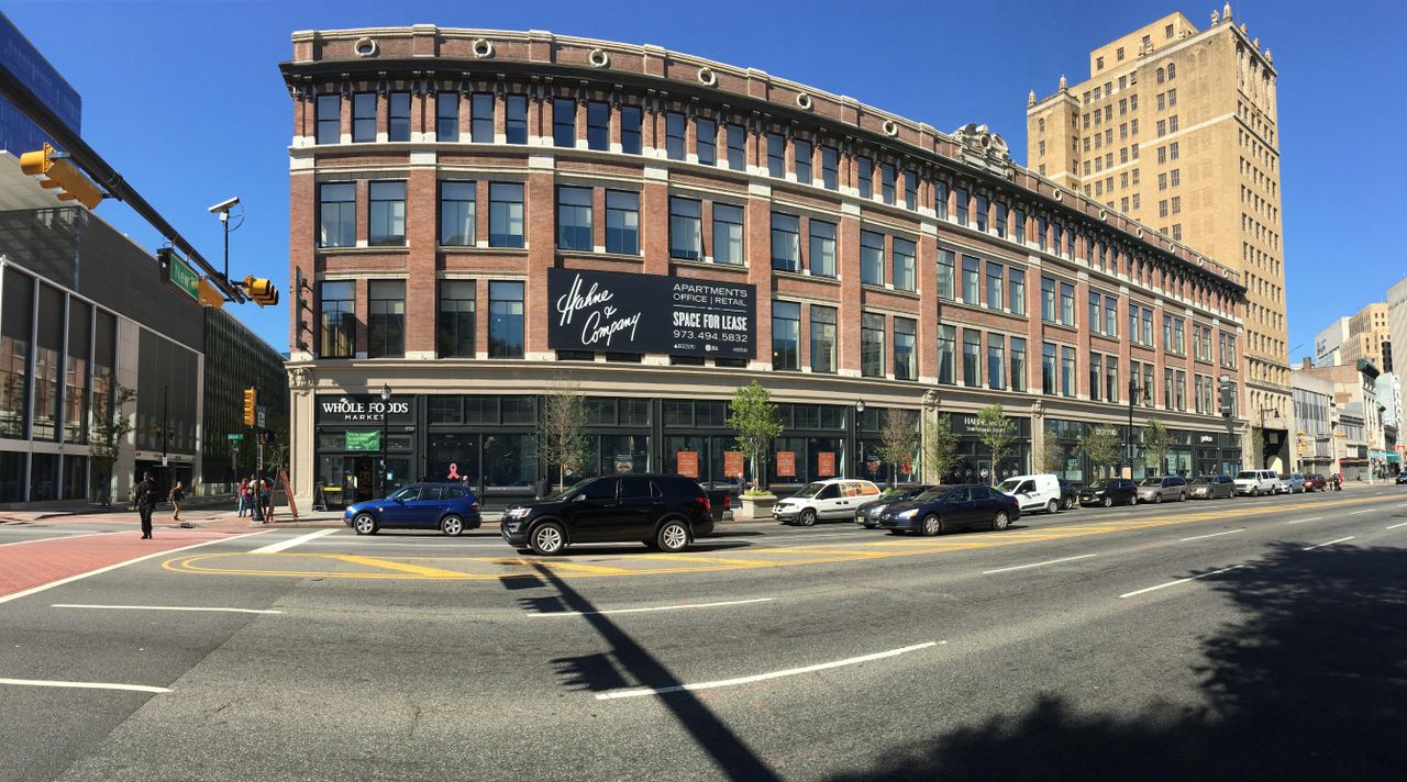 Newark conference rooms Büroraum Professional and Collaborative Exterior Private Office in the Center of image 4