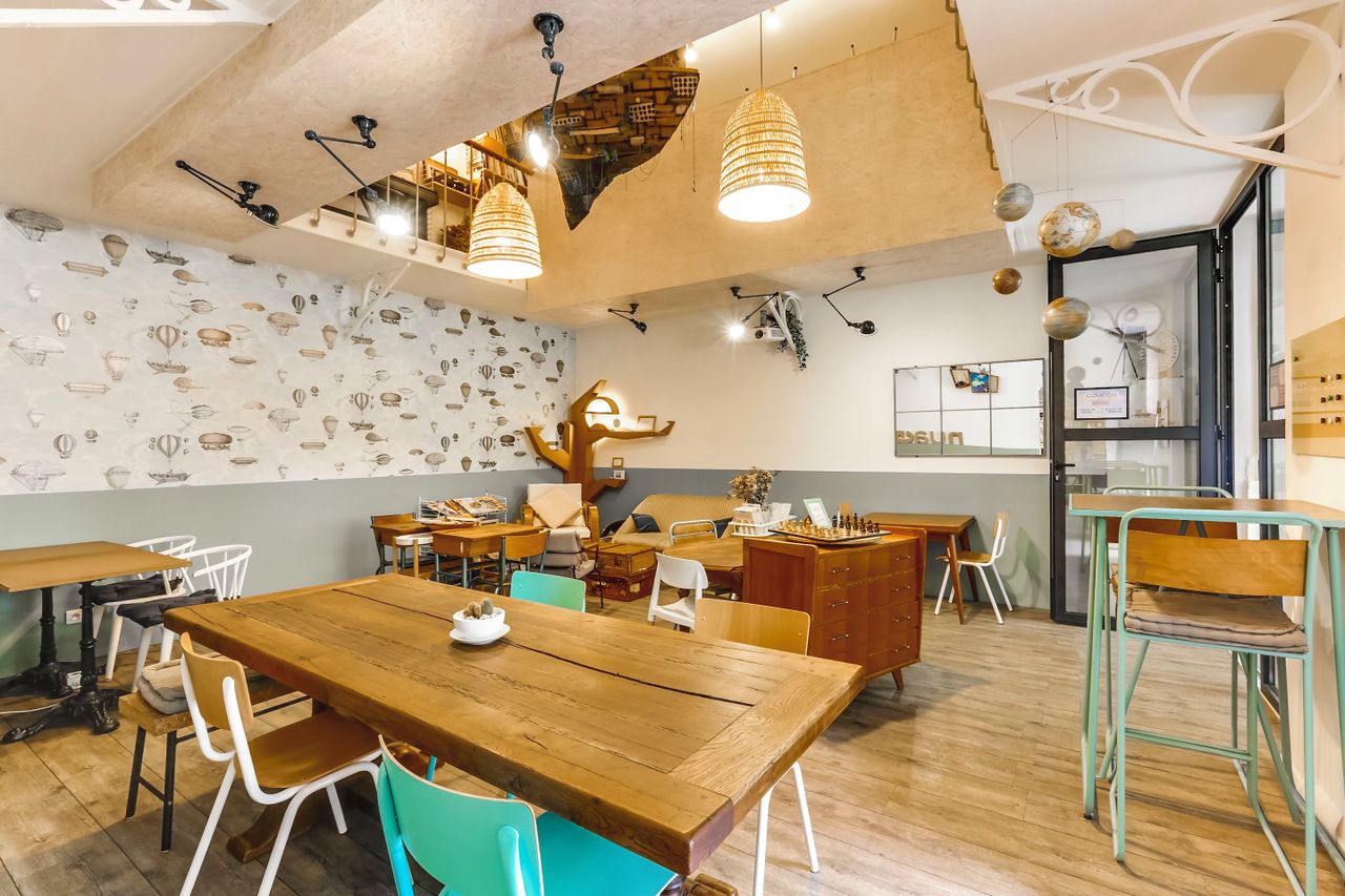 Paris workshop spaces Cafe Interview room image 3