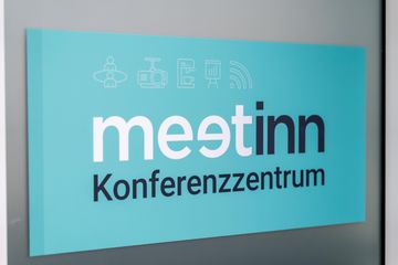 Bonn Panel Conference room Titan image 0