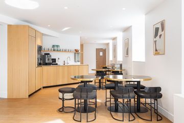 Paris  Coworking spaces Salle de réunion - 4 personnes (MT134) image 1