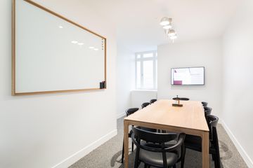 Paris  Coworking spaces Salle de réunion - 4 personnes (MT134) image 2