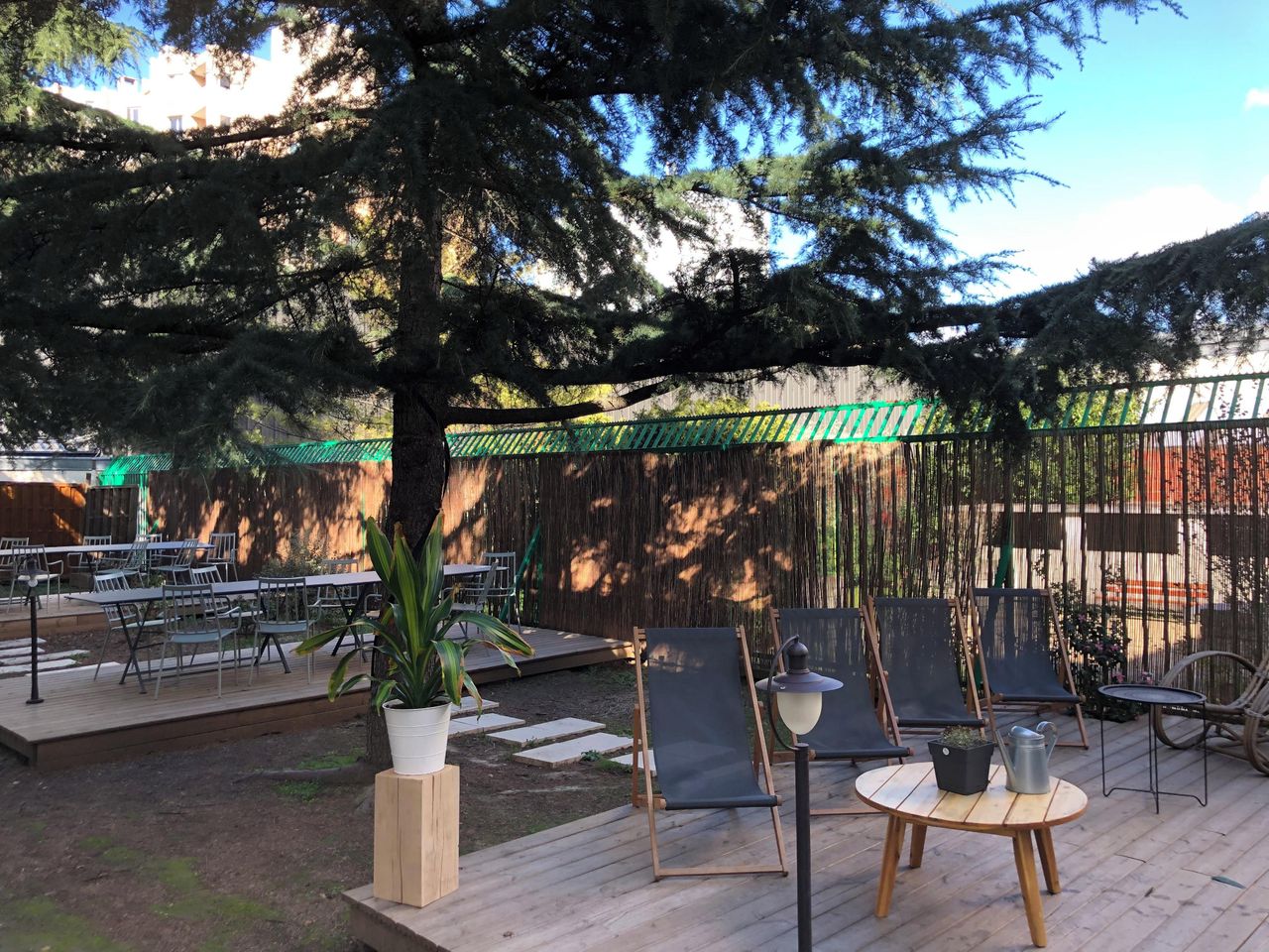 Paris training rooms Konferenzzentrum Clichy Board Room, Garten & Lounge image 13