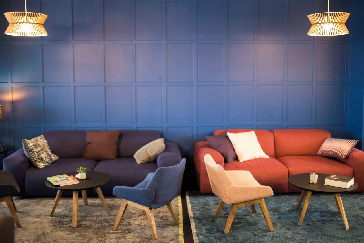 Paris training rooms Konferenzzentrum Clichy Board Room, Garten & Lounge image 6