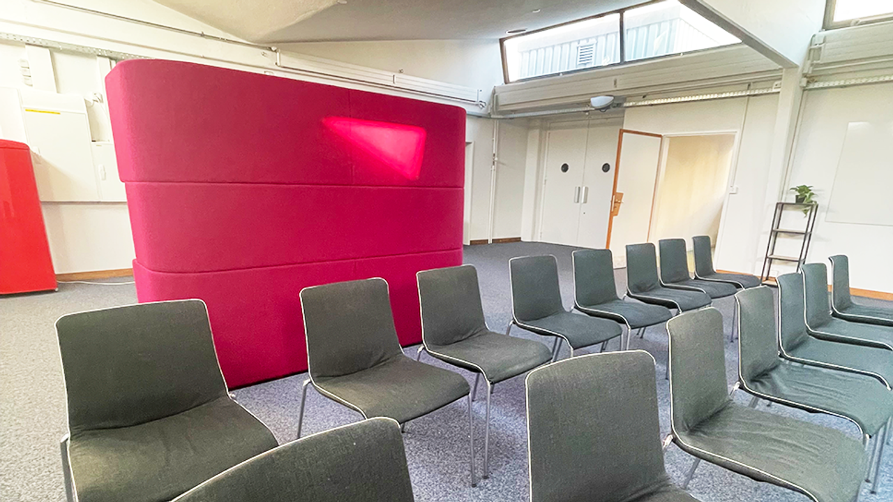 Muttenz  Meetingraum Plenarsaal image 3