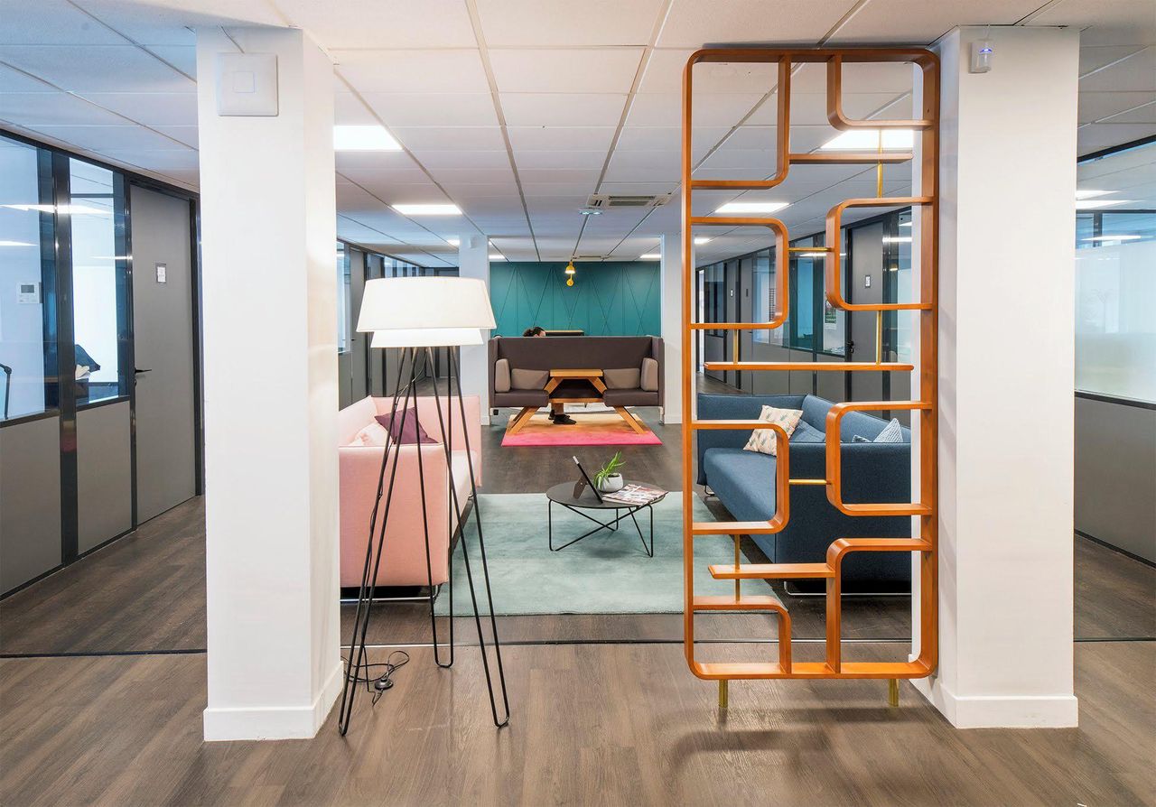 Paris training rooms Coworking Space Clichy Meeting Room image 18