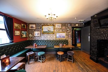 Manchester corporate event spaces Historisches Gebäude Whole cottage image 16