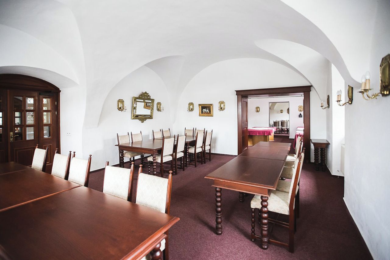 Dresden corporate event spaces Auditorium Location Schloss Röhrsdorf image 3