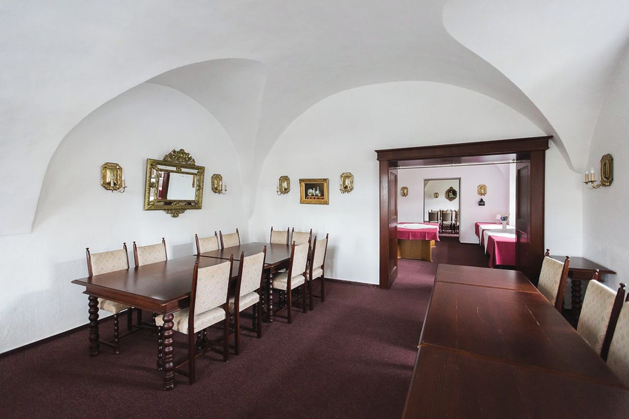 Dresden corporate event spaces Auditorium Location Schloss Röhrsdorf image 4