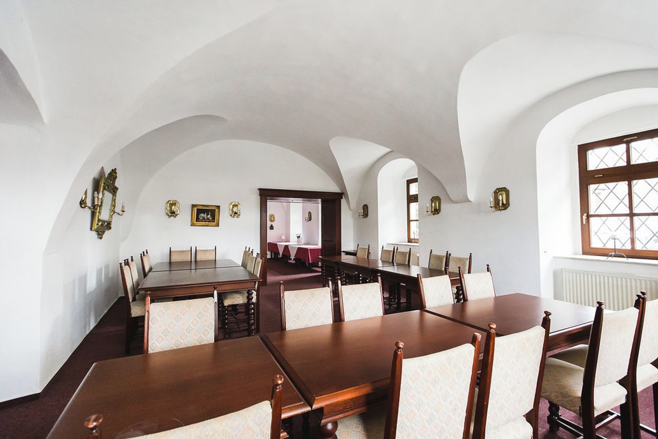 Dresden corporate event spaces Auditorium Location Schloss Röhrsdorf image 5