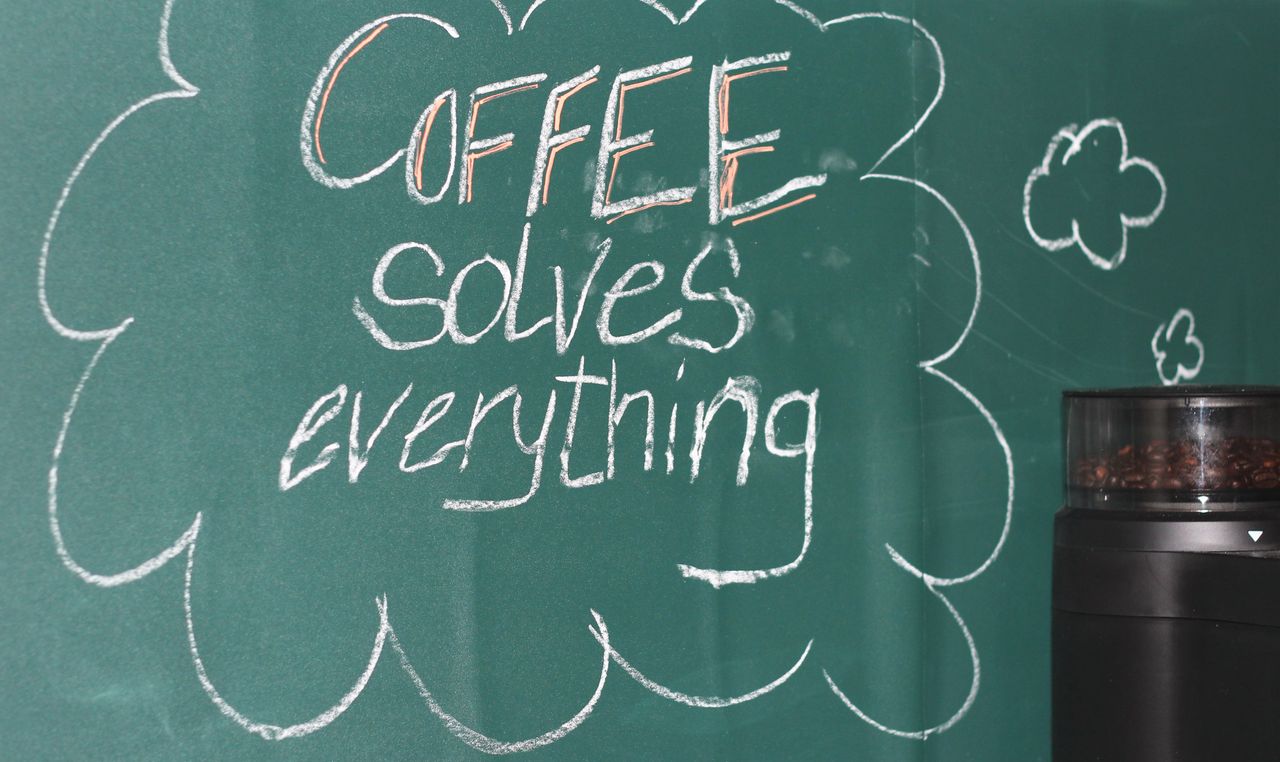 Berlin workshop spaces Meeting room AllesRoger Coaching- Raum image 9