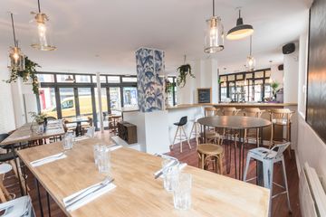 Paris workshop spaces Restaurant Magical Space image 1