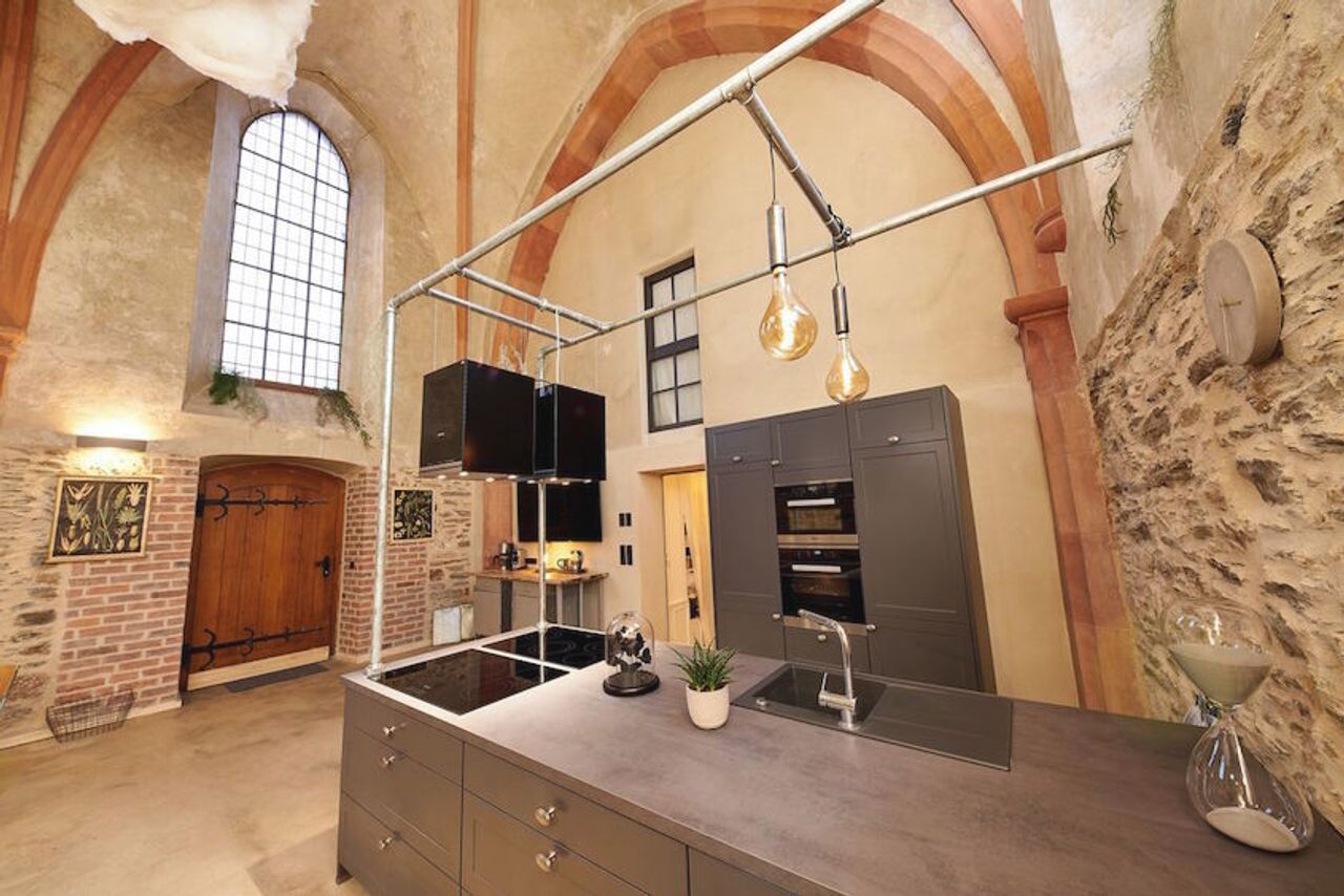 Rest of the World workshop spaces Historic venue Kirche image 10