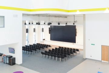 Birmingham workshop spaces Meeting room Innovation Birmingham- iCentrum - Auditorium and Atrium image 1