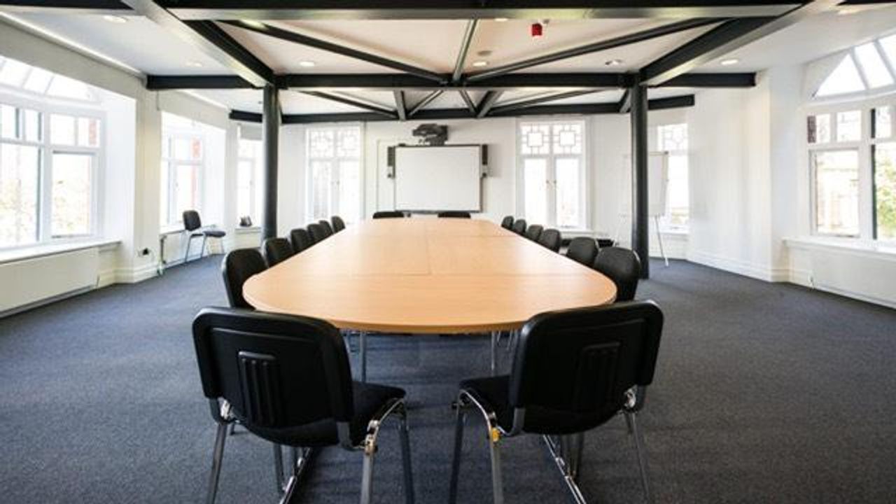 Manchester seminar rooms Boardroom Conference Room One image 2