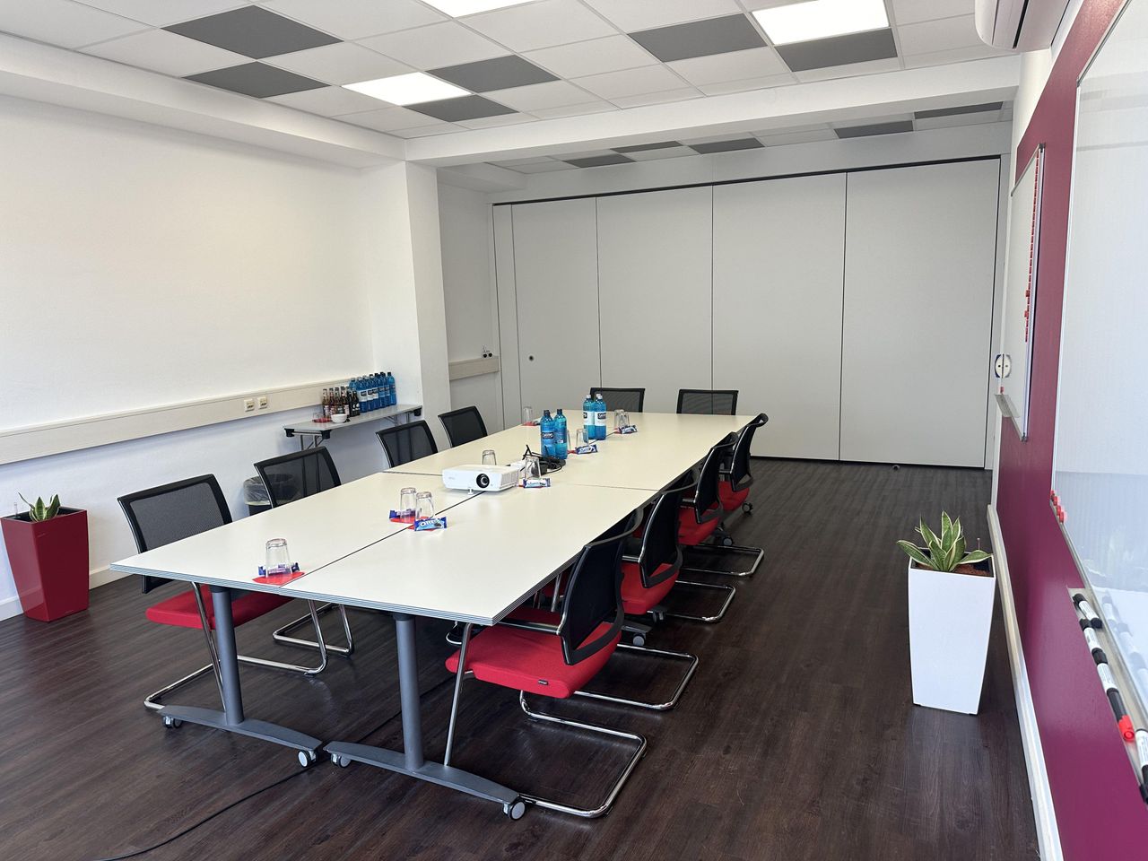 Frankfurt am Main Kreatives Meeting Vergaderzalen Seminarraum “eastside” image 6