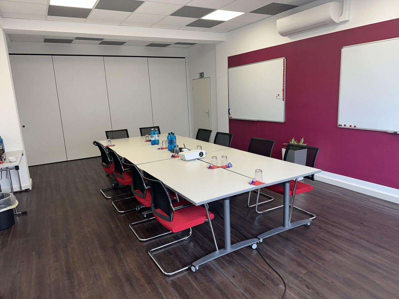 Frankfurt am Main Kreatives Meeting Vergaderzalen Seminarraum “eastside” image 8