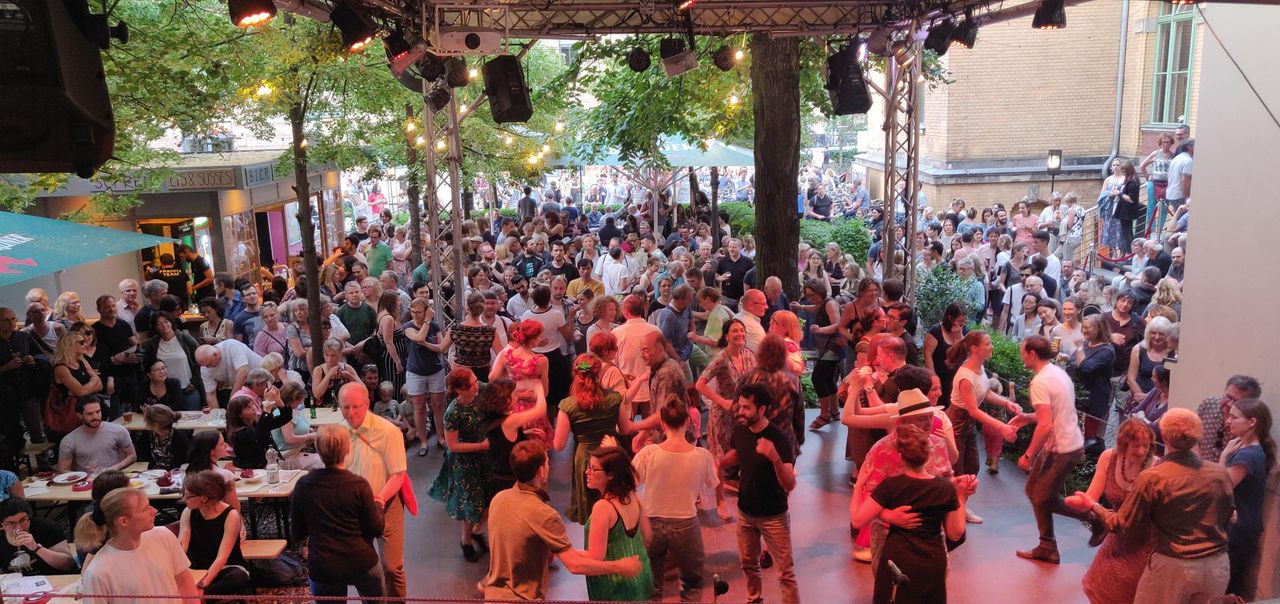 Berlin PR & Marketing Event  Biergarten image 3