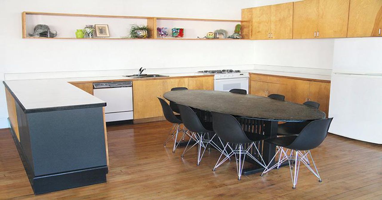 NYC training rooms Gallery Artist's Loft image 12