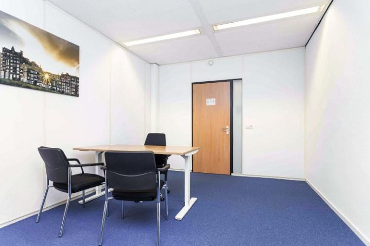 Lelystad Klantafspraak Consulting Room Blauwe behandelkamer image 0