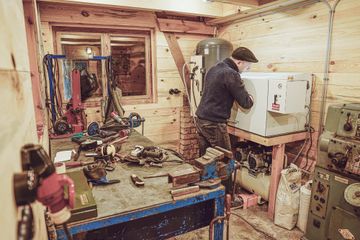 Rest of the World Fotostudio WOS Garage image 10