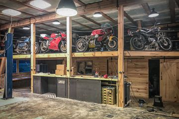 Rest of the World Fotostudio WOS Garage image 4