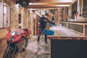 Rest of the World Fotostudio WOS Garage image 4