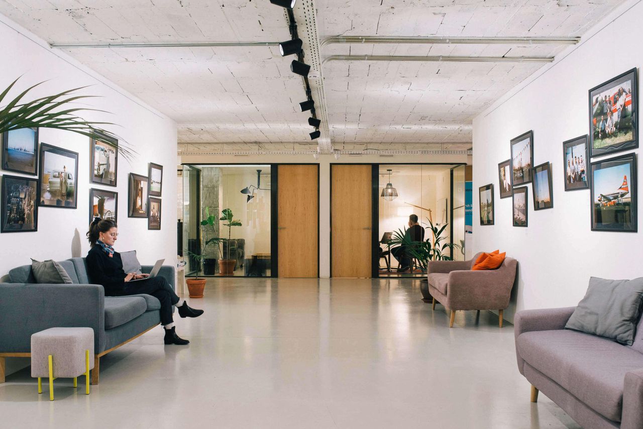 Barcelona workshop spaces Coworking Space Flex Desk image 6