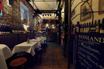 Hamburg Sommerfest Veranstaltungsraum Bistrobereich und Lichthof image 1