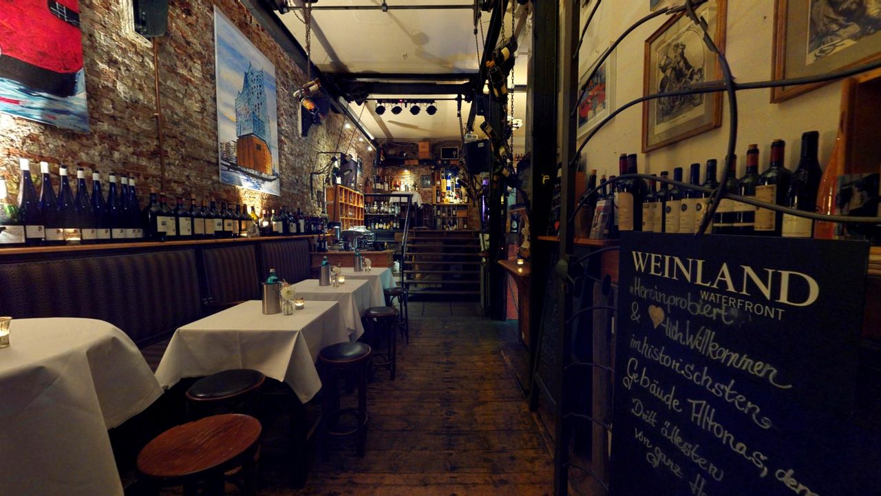 Hamburg Sommerfest Veranstaltungsraum Bistrobereich und Lichthof image 1