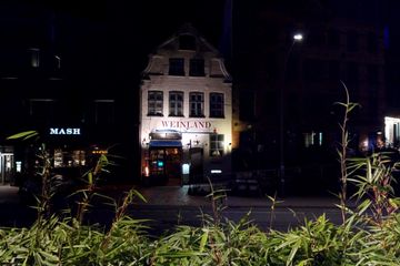 Hamburg Sommerfest Veranstaltungsraum Bistrobereich und Lichthof image 2