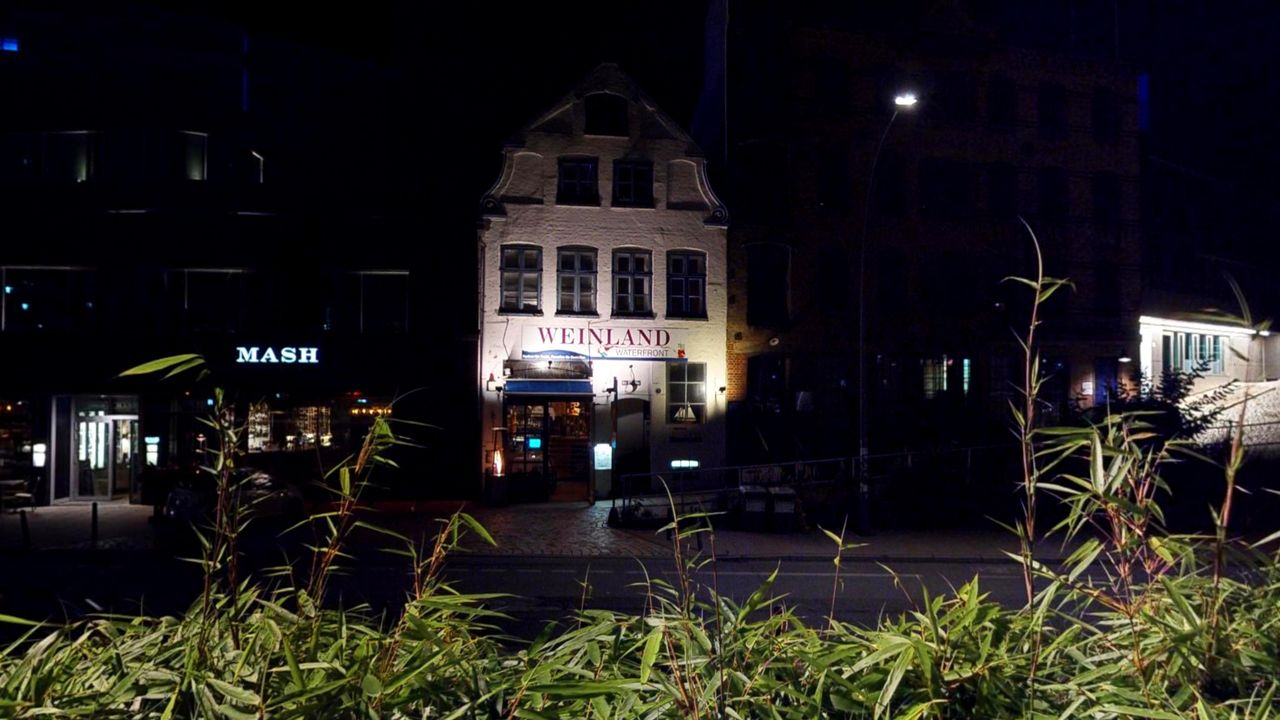 Hamburg Sommerfest Veranstaltungsraum Bistrobereich und Lichthof image 2