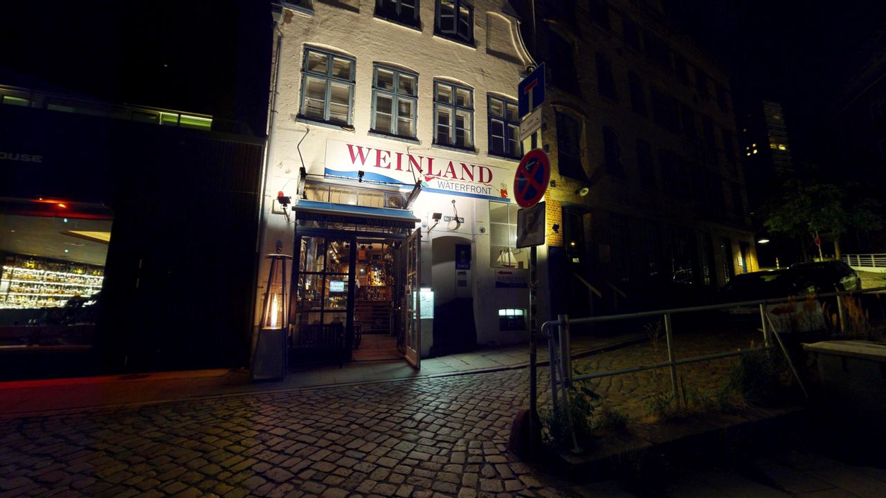 Hamburg Sommerfest Veranstaltungsraum Bistrobereich und Lichthof image 3