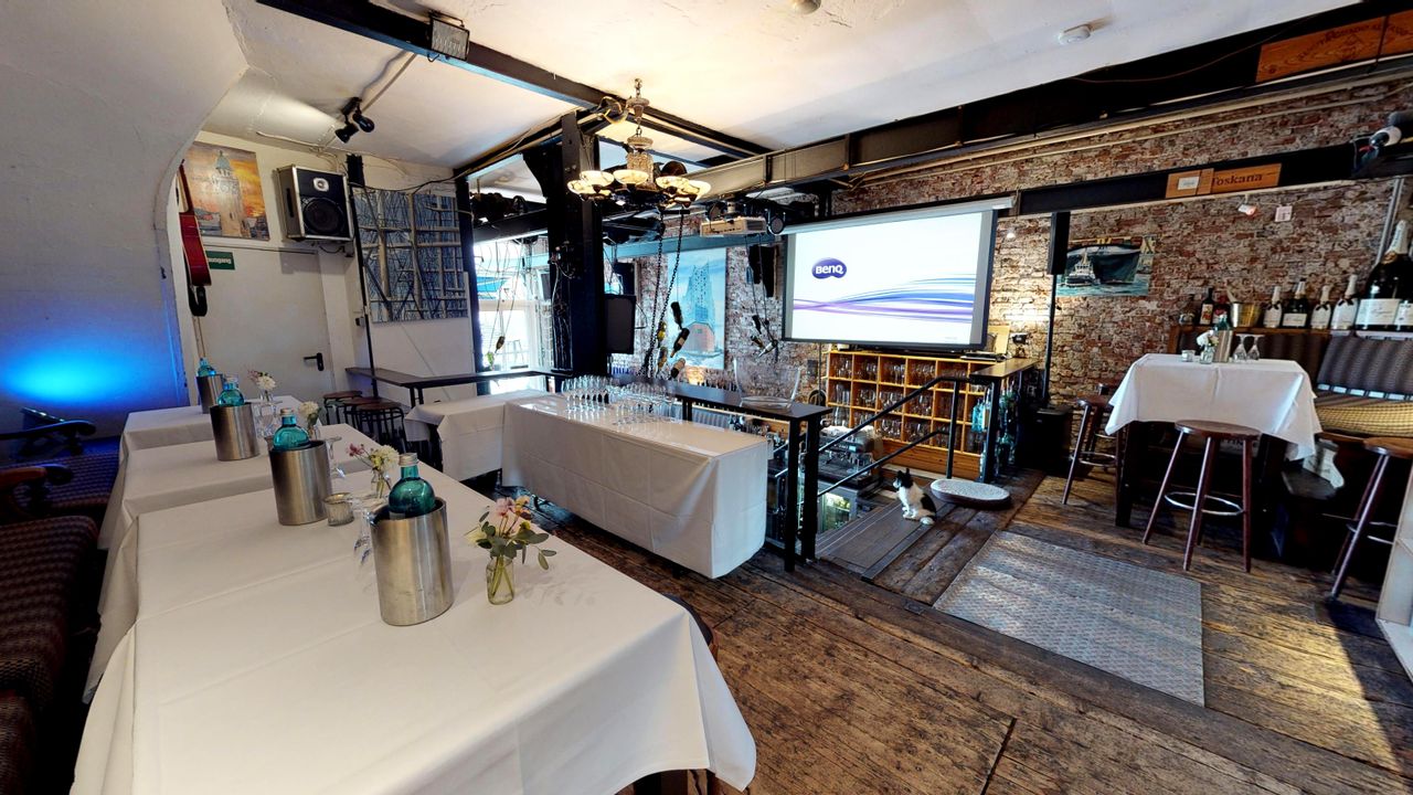 Hamburg Sommerfest Veranstaltungsraum Bistrobereich und Lichthof image 4
