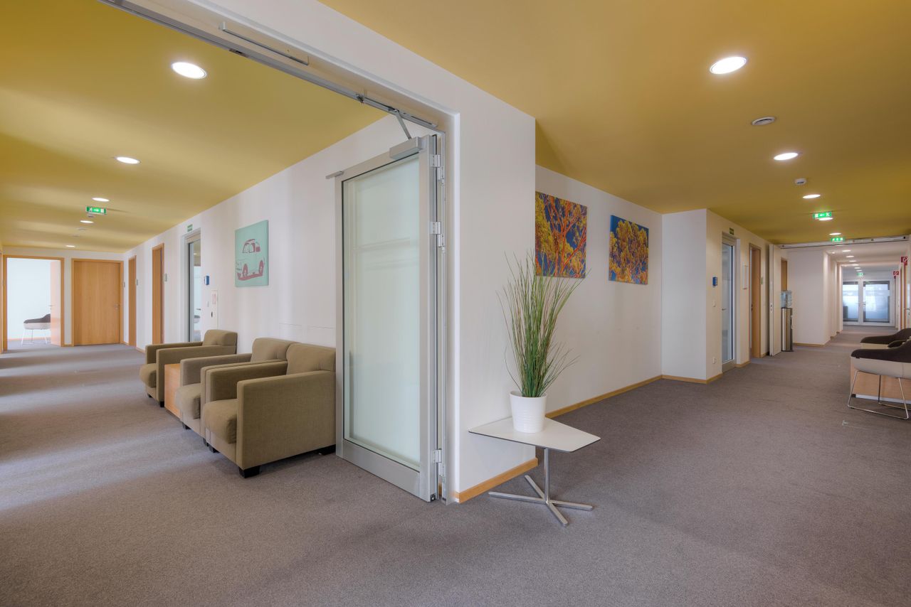 Berlin conference rooms Coworking Space Ihr Büro am Bahnhof Friedrichtstrasse in Mitte image 4