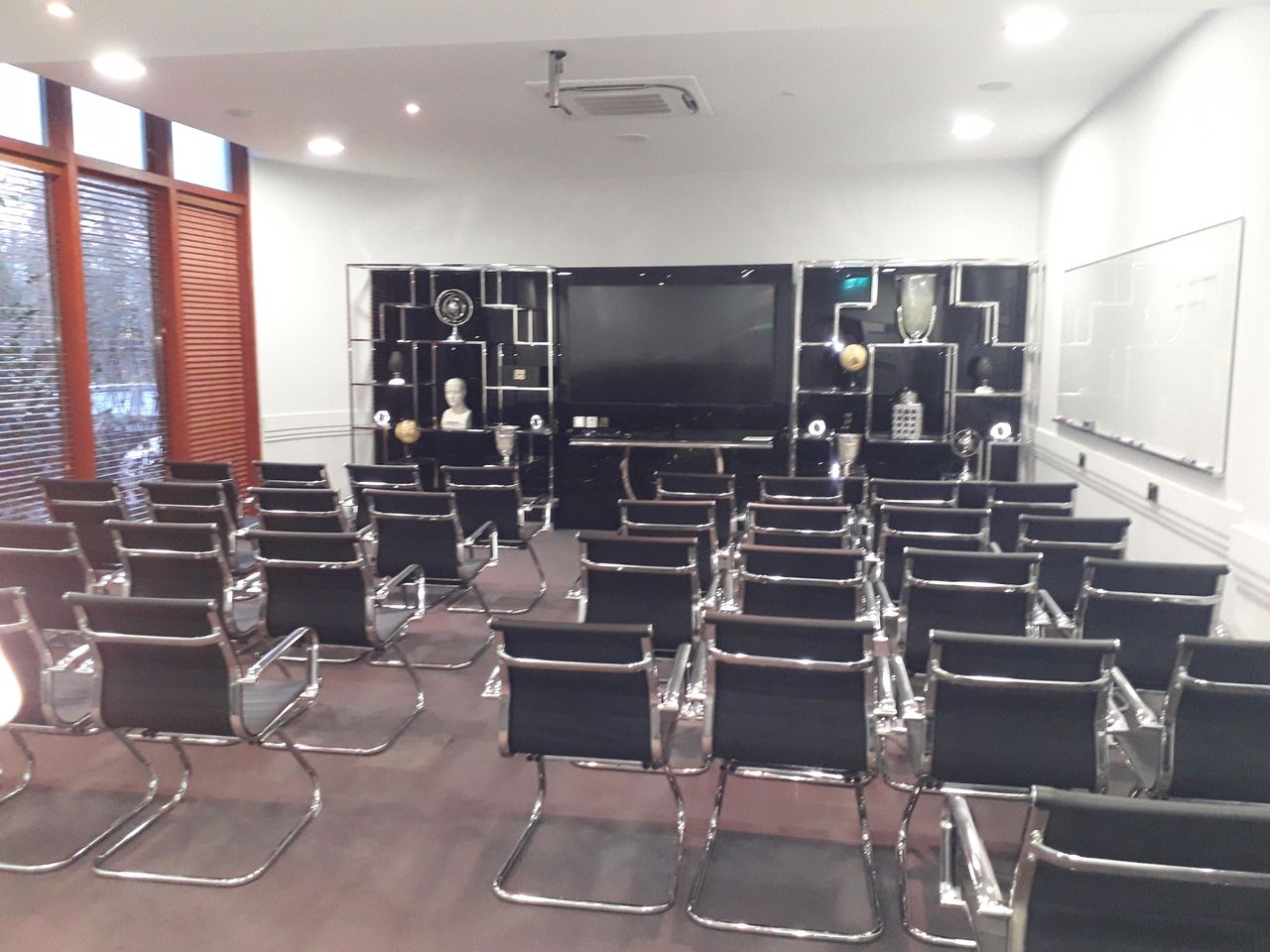 Cork conference rooms Vergaderruimte Cedar Suite image 3