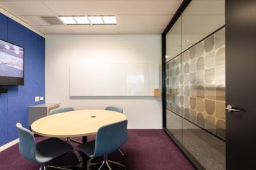 Cammeray Coworking spaces 4P Meeting Room - Screen image 2