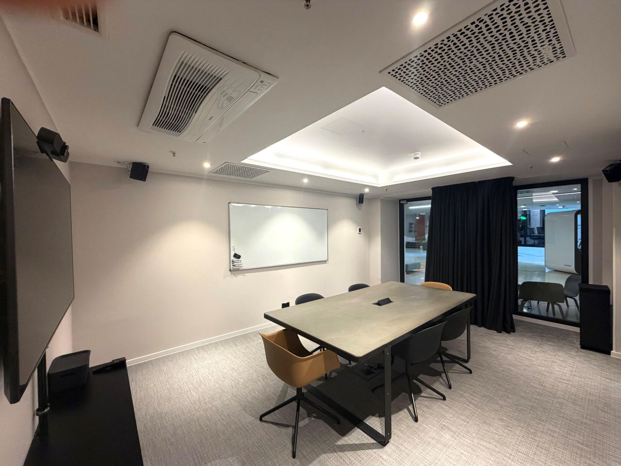 Berlin Coworking Meetingraum Apollo - Space Shack image 0